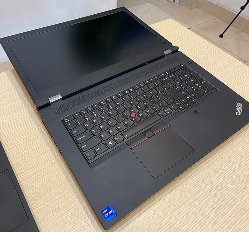 ThinkPad P17 (17”) Mobile Workstation CPU:Intel® Core™ i7-10850H|Graphics: NVIDIA Quadro T2000 4GB|Memory: 16Gb DDR4-3200|Display:17.3
