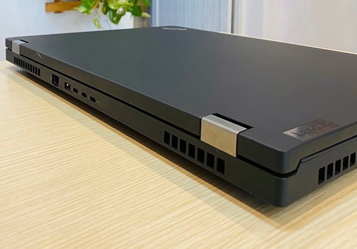 ThinkPad P17 (17”) Mobile Workstation CPU:Intel® Core™ i7-10850H|Graphics: NVIDIA Quadro T2000 4GB|Memory: 16Gb DDR4-3200|Display:17.3