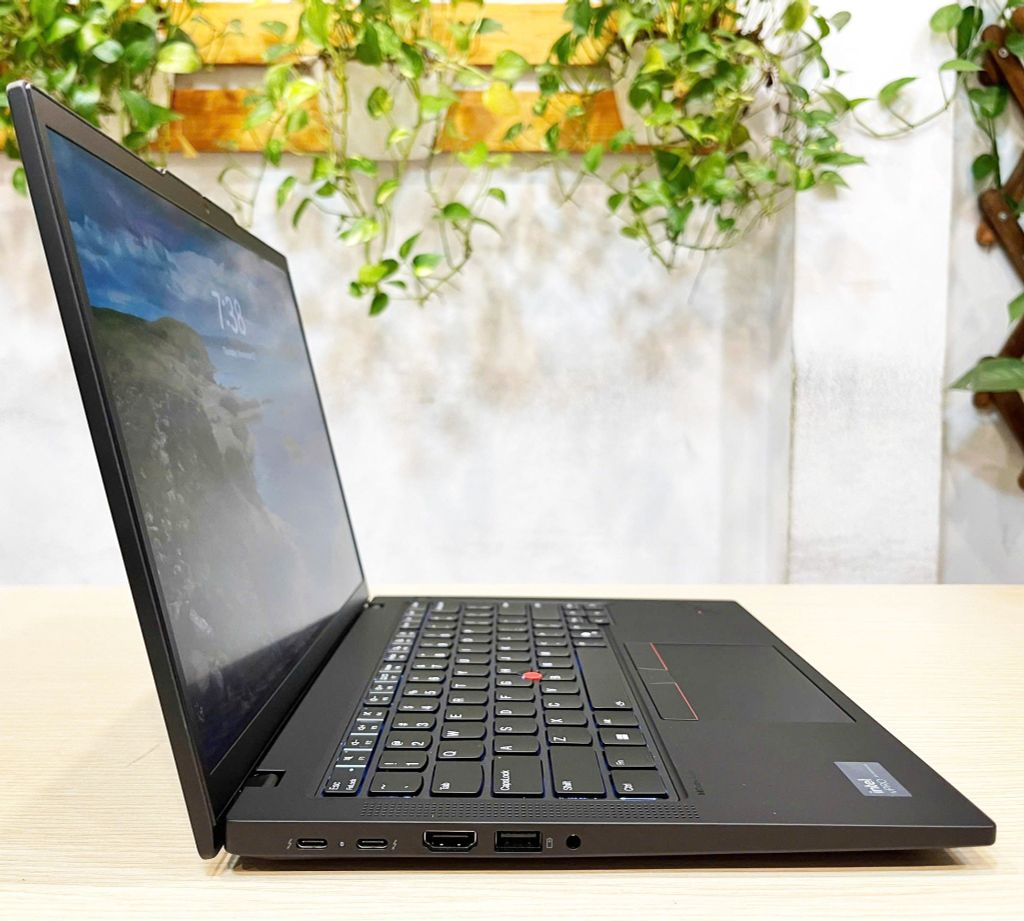 ThinkPad T14 Gen 5/CPU Intel® Core™ Ultra 7 165U/ Memory: 16Gb DDR5-5600/SSD: 256Gb M.2 2280/Graphics: Intel® Graphics/Display: 14