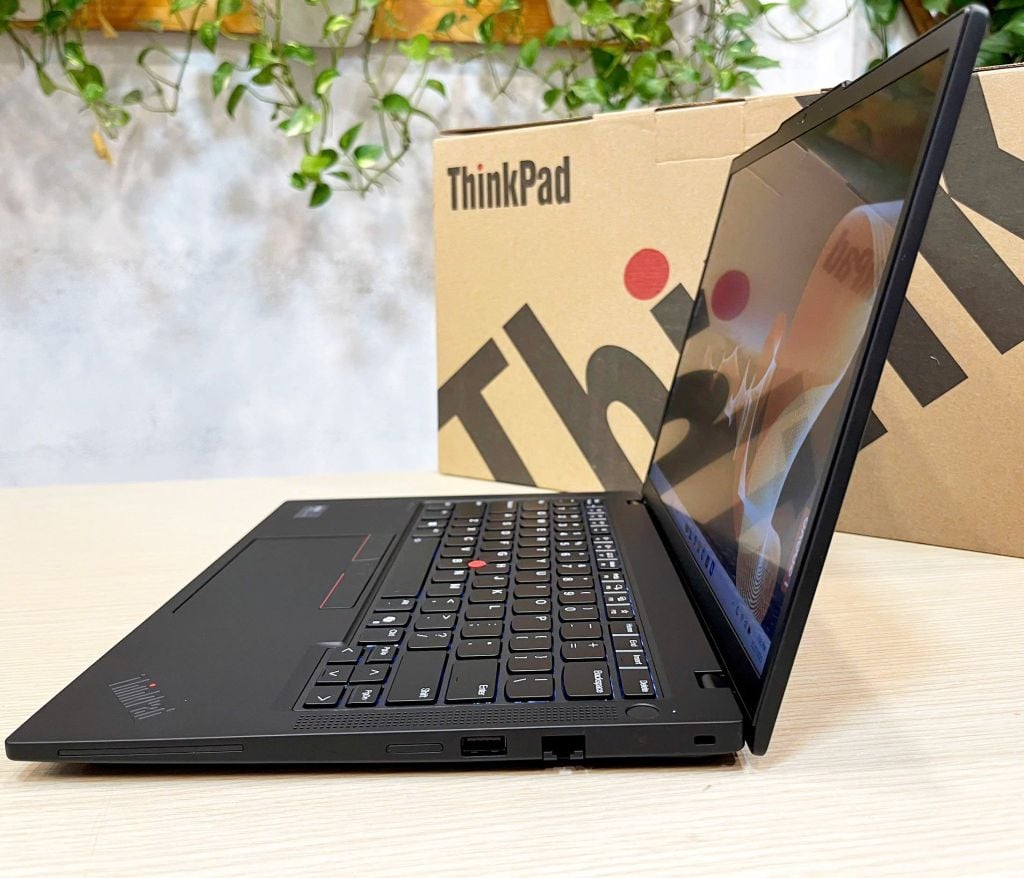 ThinkPad T14 Gen 5/CPU Intel® Core™ Ultra 7 165U/ Memory: 16Gb DDR5-5600/SSD: 256Gb M.2 2280/Graphics: Intel® Graphics/Display: 14