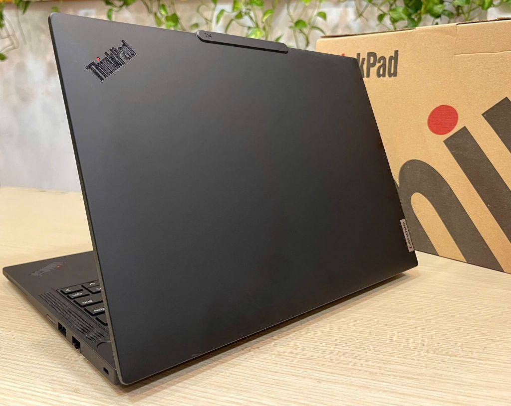 Máy tính xách tay Lenovo ThinkPad E14 GEN 7 (Core 7 240H/ 16GB/ 512GB SSD/ 14 inch WUXGA/ NoOS/ Black/ Vỏ nhôm/ 2Y)