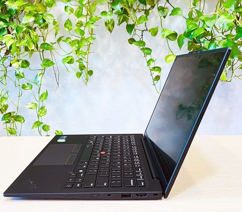 Lenovo ThinkPad X1 Carbon Gen 12 CPU: Core Ultra 5 125U/RAM 16GB/SSD Nvme 256Gb/LCD 14' FHD/WIN 11 bản quyền