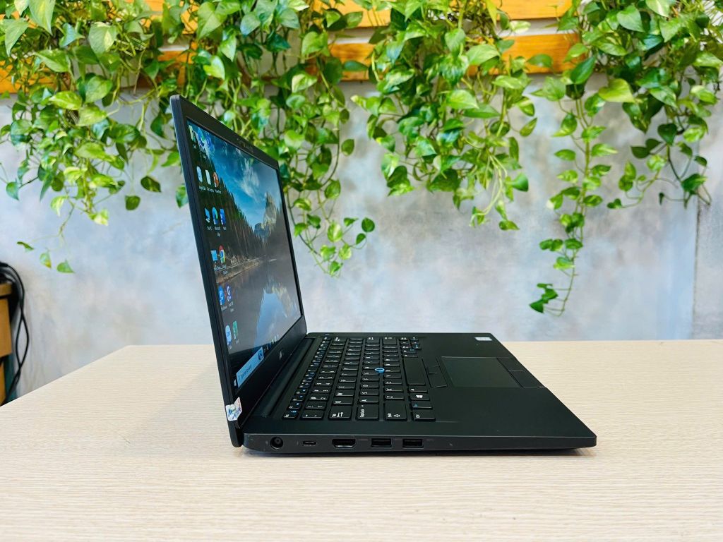 Laptop Dell 7490 Core i7 8650u/RAM 8G/SSD Nvme 256G/LCD 14' FHD/Batery 4 Cell/WIN 10 bản quyền/Cũ