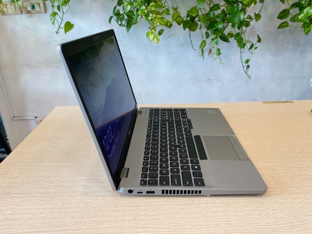 Dell Latitude 5510/CPU Core i5 1031U/RAM 8Gb/SSD Nvme 256Gb/LCD 15.6' FHD/Batery 4 Cell/WIN 10 OEM/Linew