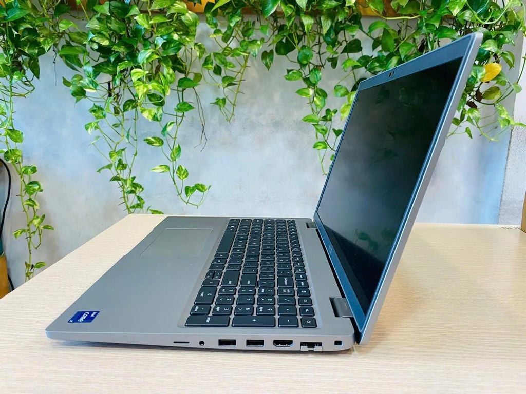 Laptop Dell Latitude 5420 CPU: Intel® Core ™ i5-1145G7/Memory 8Gb Max Update 64Gb/SSD Nvme 256Gb/VGA Intel Iris Xe Graphics/LCD 14' FHD/OS WIN 11/Batery 4Cell/Mầu Bạc