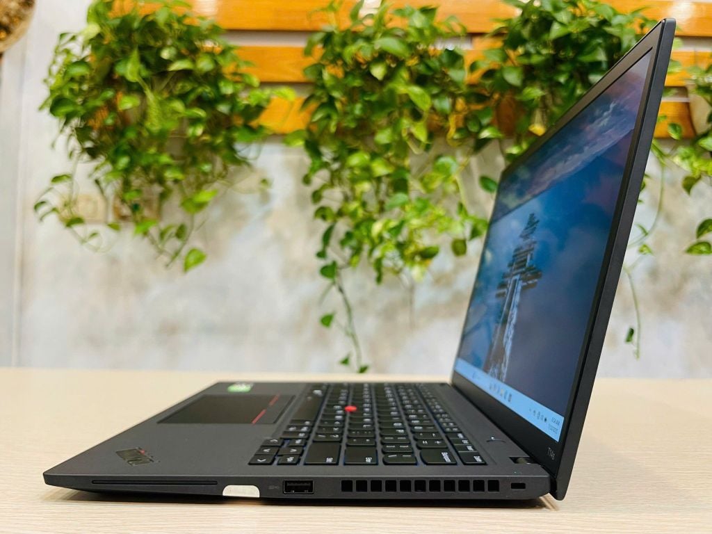 Lenovo ThinkPad T14s Gen 3 /CPU AMD Ryzen™ 5 PRO 6650U/Memory 16Gb/SSD Nvme 256Gb/LCD 14'FHD/Batery 57w/WIN 11 bản quyền/trọng lượng 1,23Kg