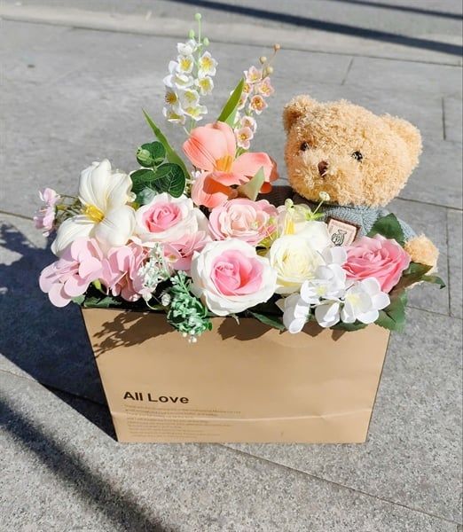  Giỏ hoa gấu teddy 