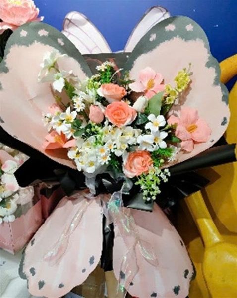  Bó hoa cánh bướm 