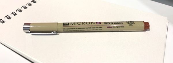  Bút kim vẽ kỹ thuật Pigma Micron 05 Màu Nâu 