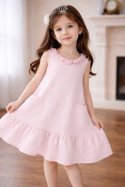  Váy Bé Gái Dáng Suông Cổ Bèo Điệu Đà Phối Túi Hông – Crown Space CKGS2860401 