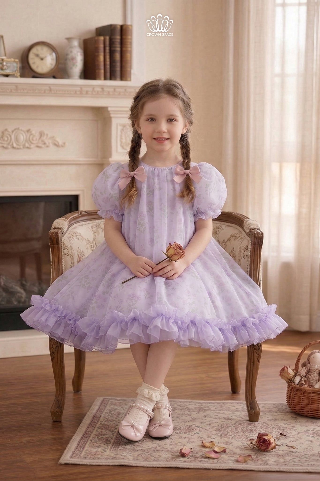  Váy Bé Gái Voan Tơ Họa Tiết Hoa Tay Bồng Cổ Điển – Crown Space CKGS3860502 