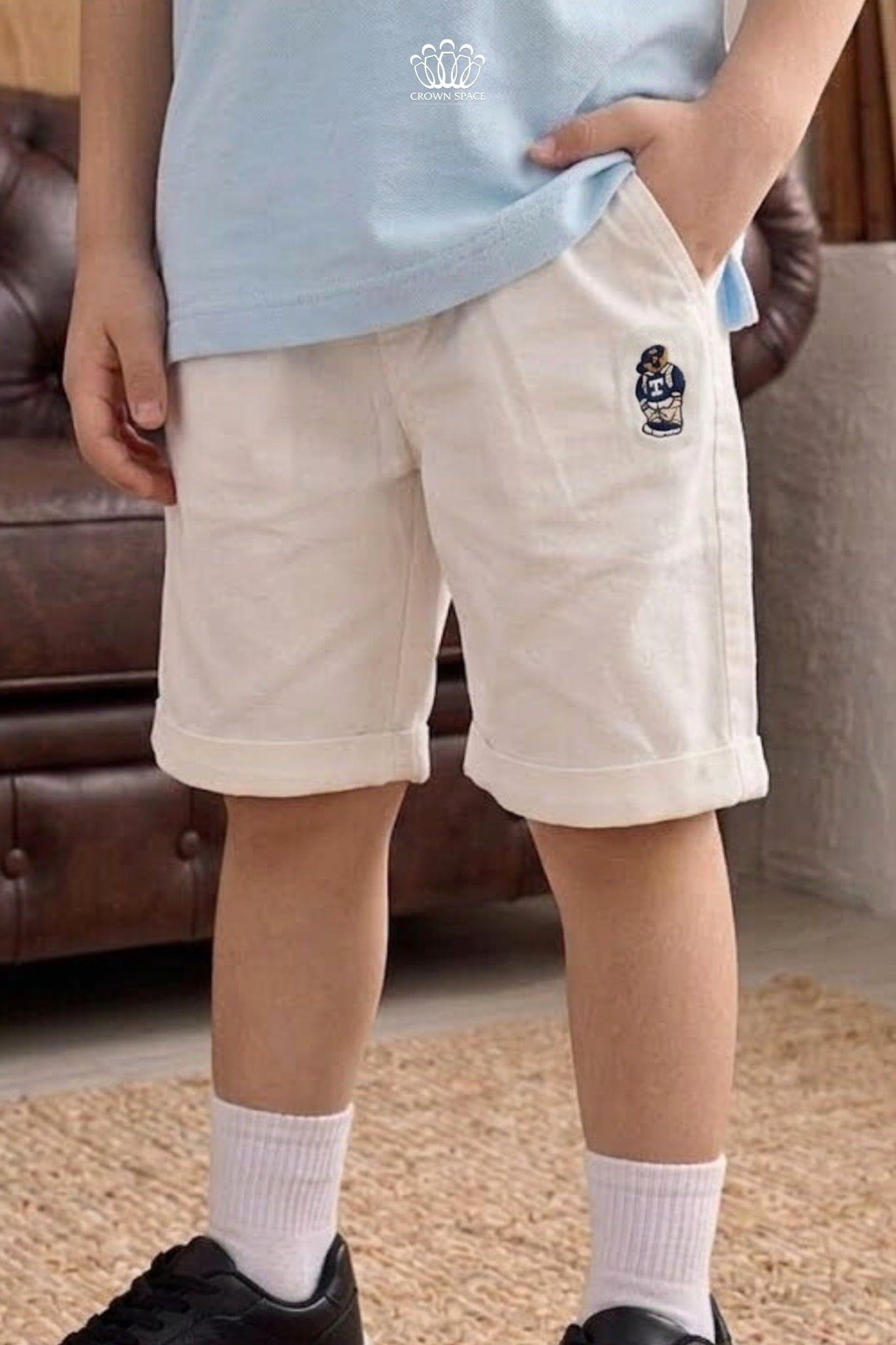 Quần Short Kaki Bé Trai Xắn Gấu Thêu Họa Tiết Năng Động – Crown Space CKBS2660306 