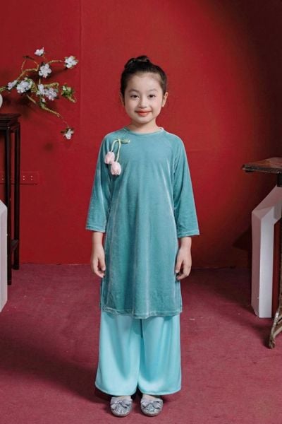  Áo Dài Nhung The Bé Gái Màu Xanh Bình An, Sang Trọng, Dịu Dàng | Crown Space CKGL9942201/CKGL9942202 