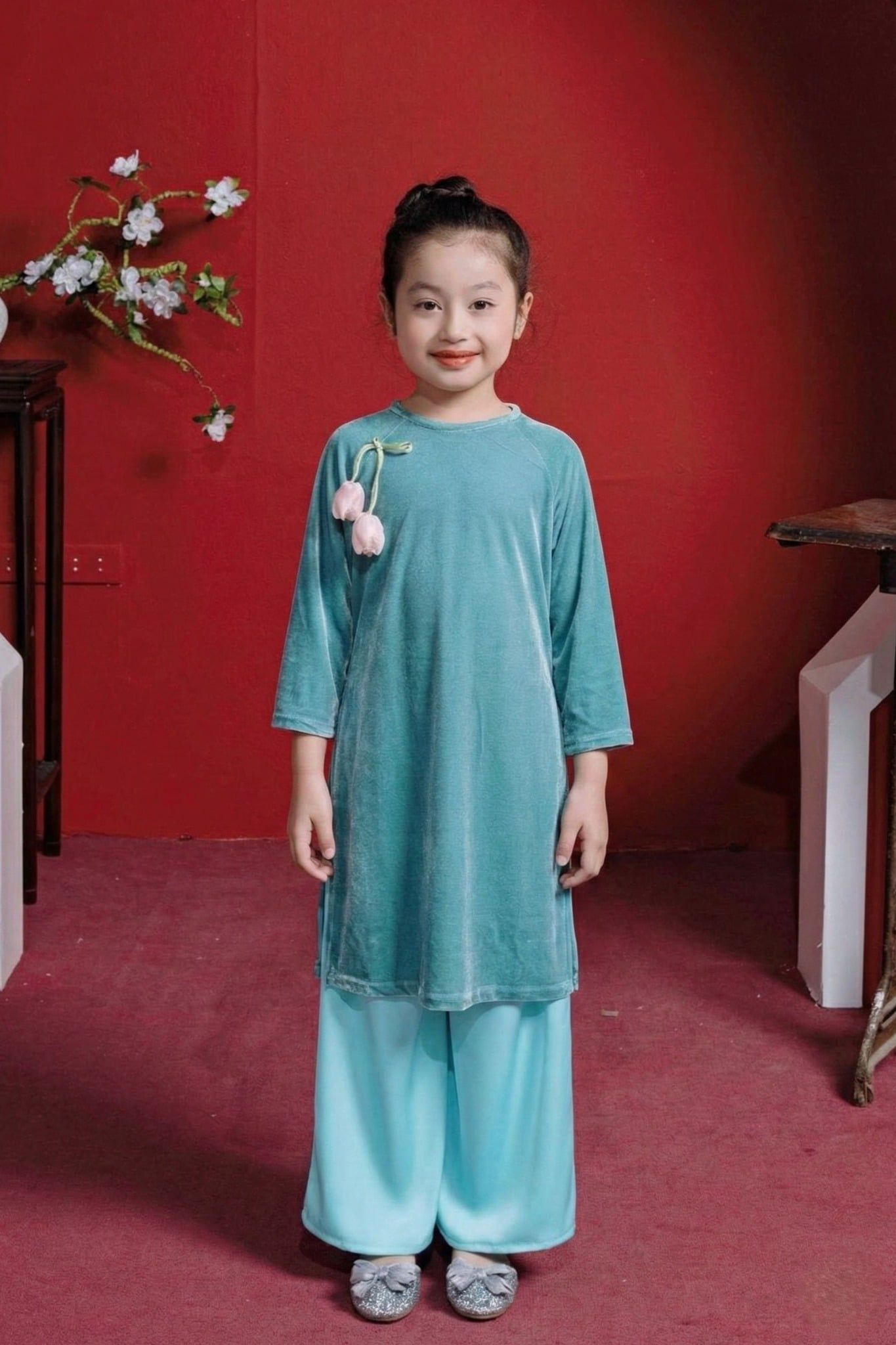  Áo Dài Nhung The Bé Gái Màu Xanh Bình An, Sang Trọng, Dịu Dàng | Crown Space CKGL9942201/CKGL9942202 