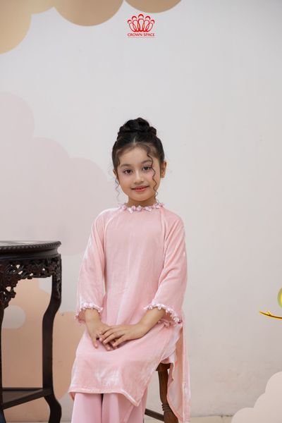  Áo Dài Bé Gái Nhung Phúc Lành Cổ Hoa Tinh Tế | Crown Space CKGL9961804 