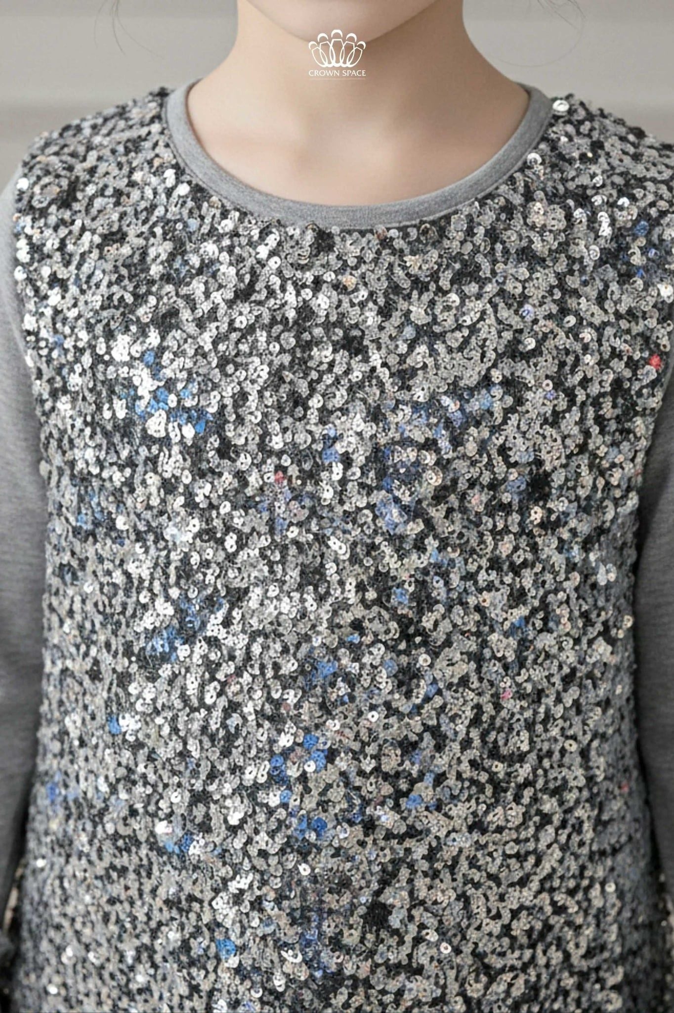  Váy Thiết Kế Kim Sa Xám Bạc Lộng Lẫy, Phối Gấu Voan Xếp Tầng | Crown Space CKGL6851603 