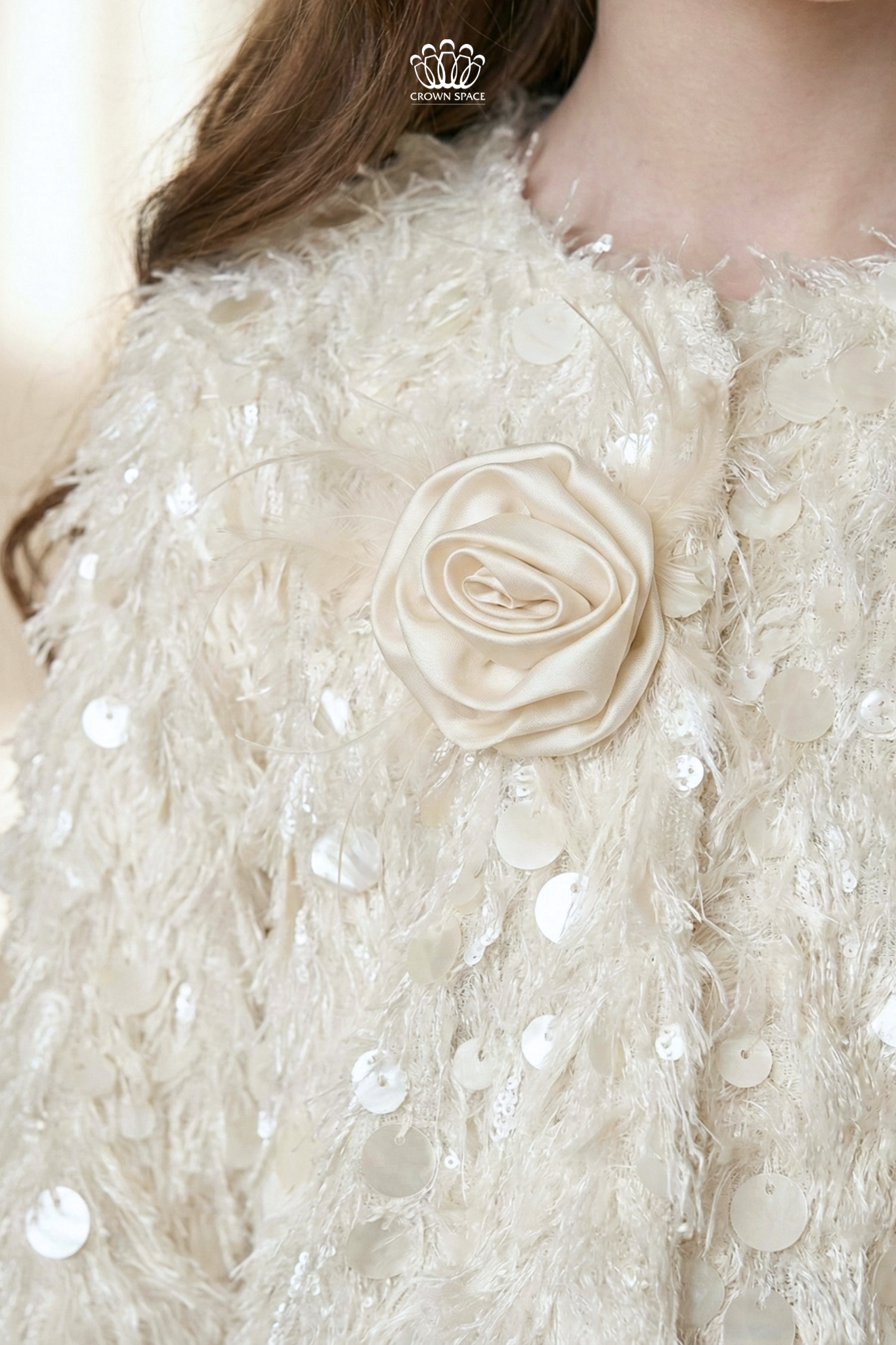  Áo Khoác Lông Tuyết Đính Kim Sa Lấp Lánh Phối Hoa Hồng 3D | Crown Space CKGS6351706 