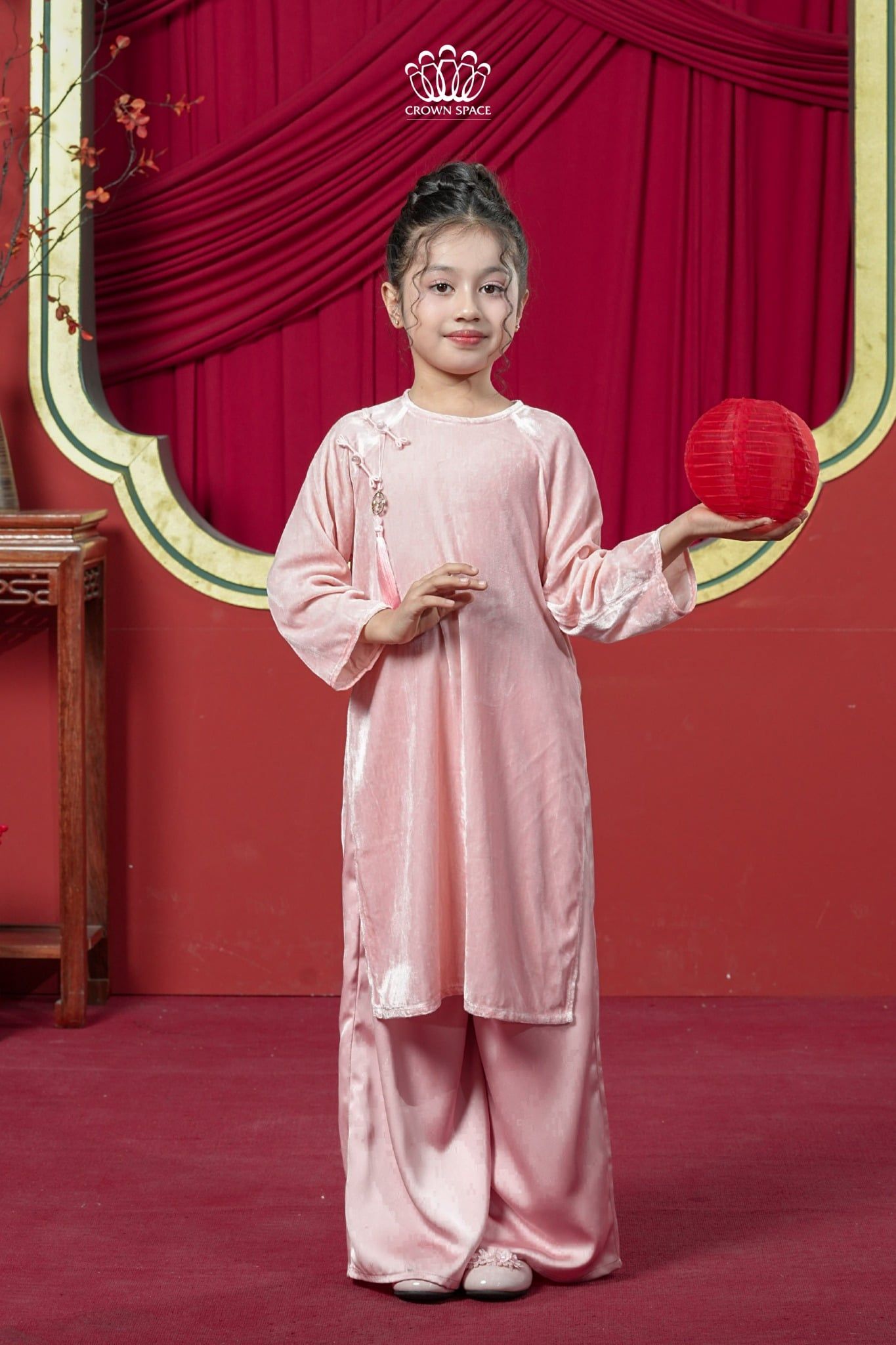  Áo Dài Bé Gái Nhung Phúc Lành Ngọt Ngào, Tinh Khôi | Crown Space CKGL9961801 