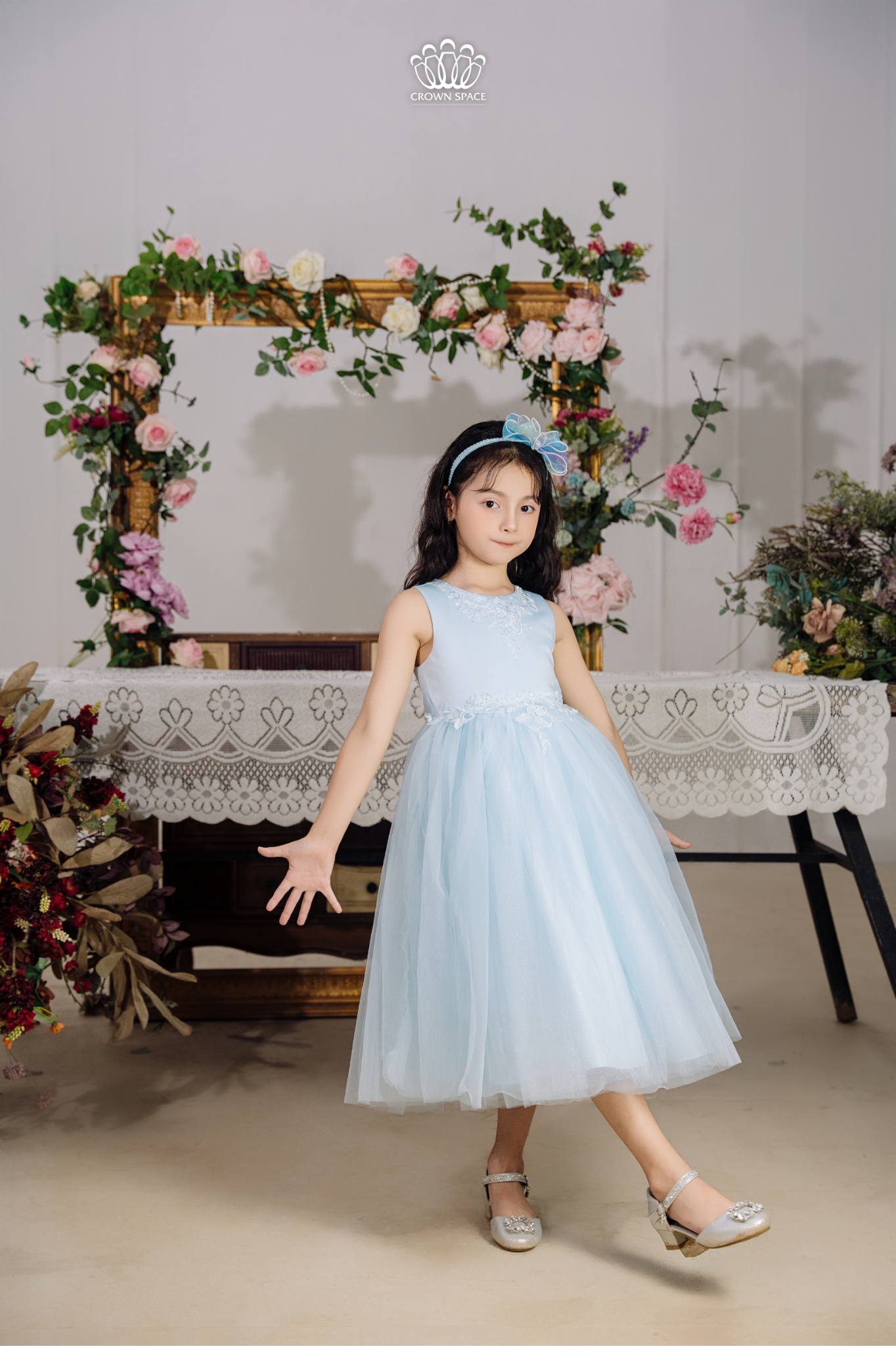  Váy Công Chúa Xanh Kèm Áo Choàng Voan Ánh Kim Crown Space CKGS3851405 