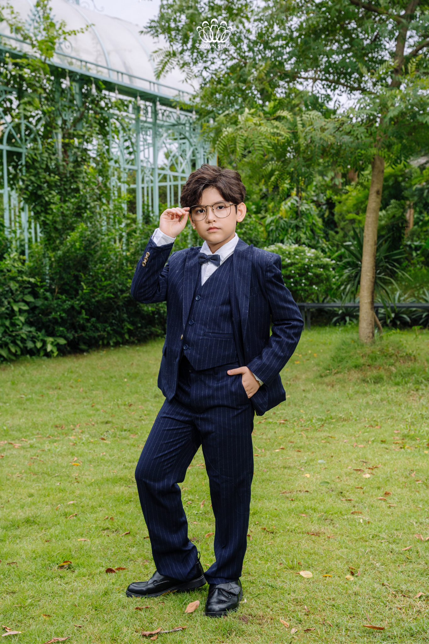  Bộ Vest Bé Trai Xanh Navy Gồm Áo Vest, Áo Gile, Quần Âu Phong Cách Hoàng Gia Crown Space CKBL6951402 