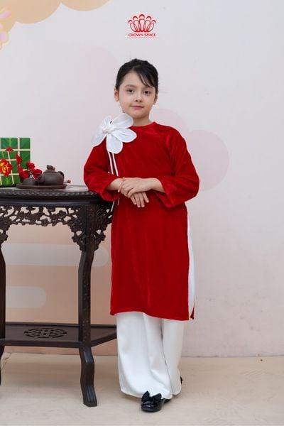  Áo Dài Bé Gái Nhung Phúc Lành Đỏ Hoa Nắng Phối Họa Tiết Đính Kết Thủ Công | Crown Space CKGL9961802 