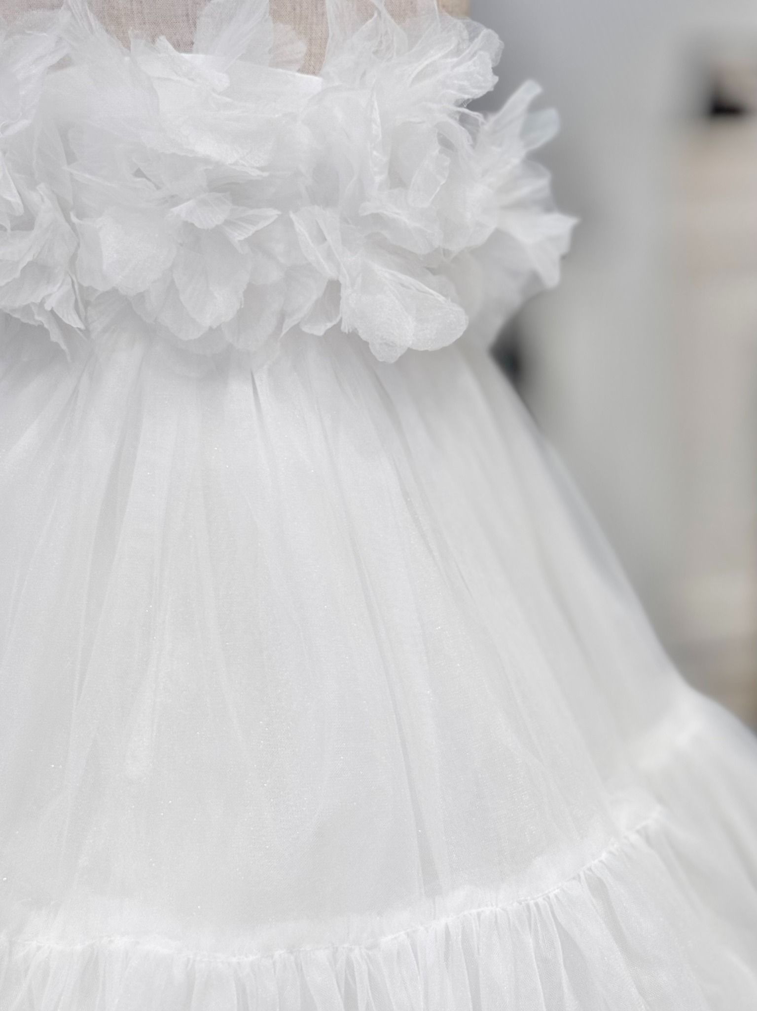  Váy Công Chúa Bé Gái Cao Cấp Hoa 3D 2 Màu Trắng & Xanh Da Trời Nhạt Crown Space CKGS38514011 