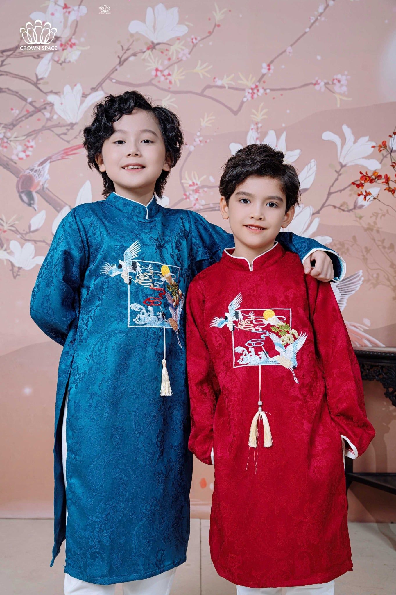  Áo Dài Cách Tân Bé Trai Vải Gấm Thêu Hạc Phú Quý | Crown Space CKBL9942001 