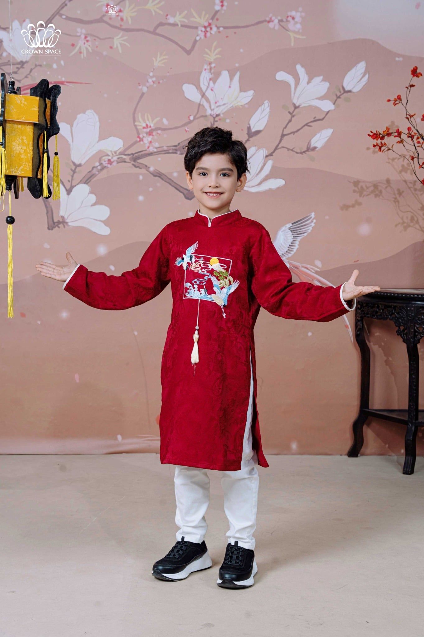  Áo Dài Cách Tân Bé Trai Vải Gấm Thêu Hạc Phú Quý | Crown Space CKBL9942001 