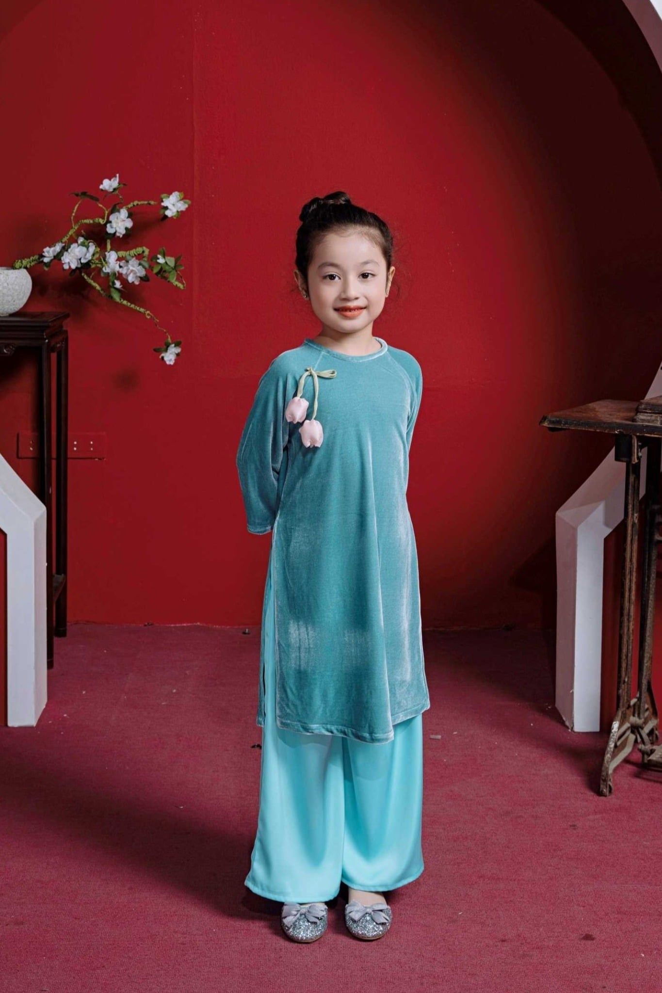  Áo Dài Nhung The Bé Gái Màu Xanh Bình An, Sang Trọng, Dịu Dàng | Crown Space CKGL9942201/CKGL9942202 