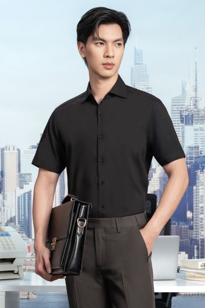 Áo sơ mi màu đen trơn SNC048D