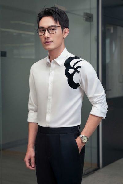 Sơ mi dài tay trắng họa tiết vai áo Adam Store - SMC181