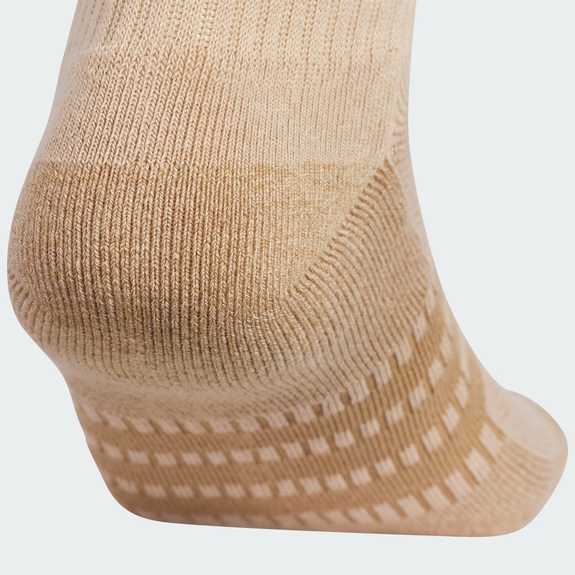  Set 6 đôi vớ D A S sock. Fix size từ 39 đến 42. Form vớ tới bắp chân. 