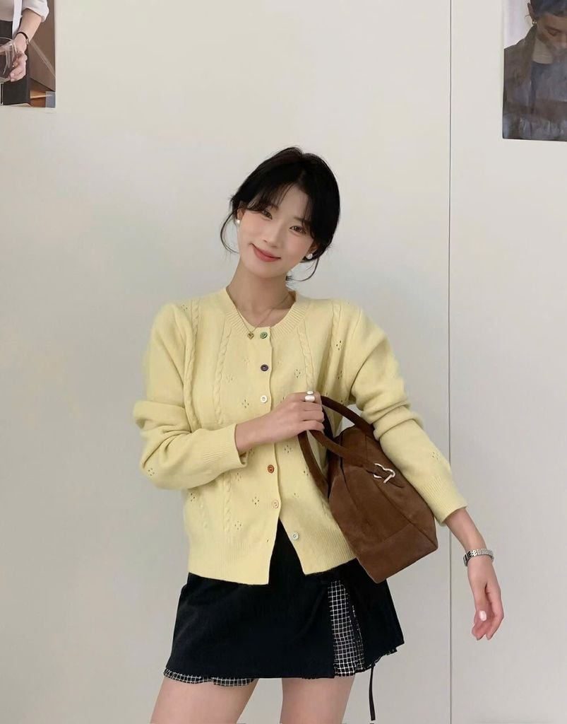 LEN5460 KHOÁC LEN NÚT MÀU (VÀNG) 201