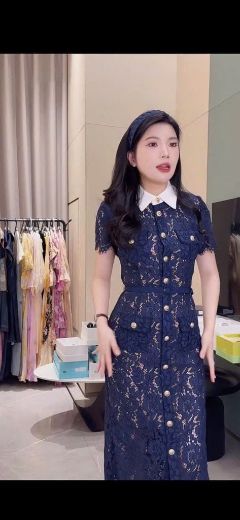 TB9062 ĐẦM REN HOA PHỐI NÚT CC + NỊT (X.ĐEN)