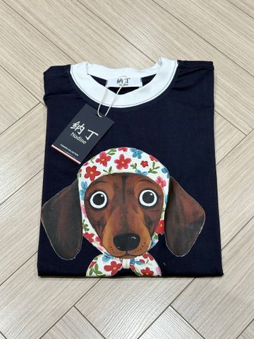TUN0377 ÁO THUN CÚN ĐỘI NÓN HOA (X.ĐEN)