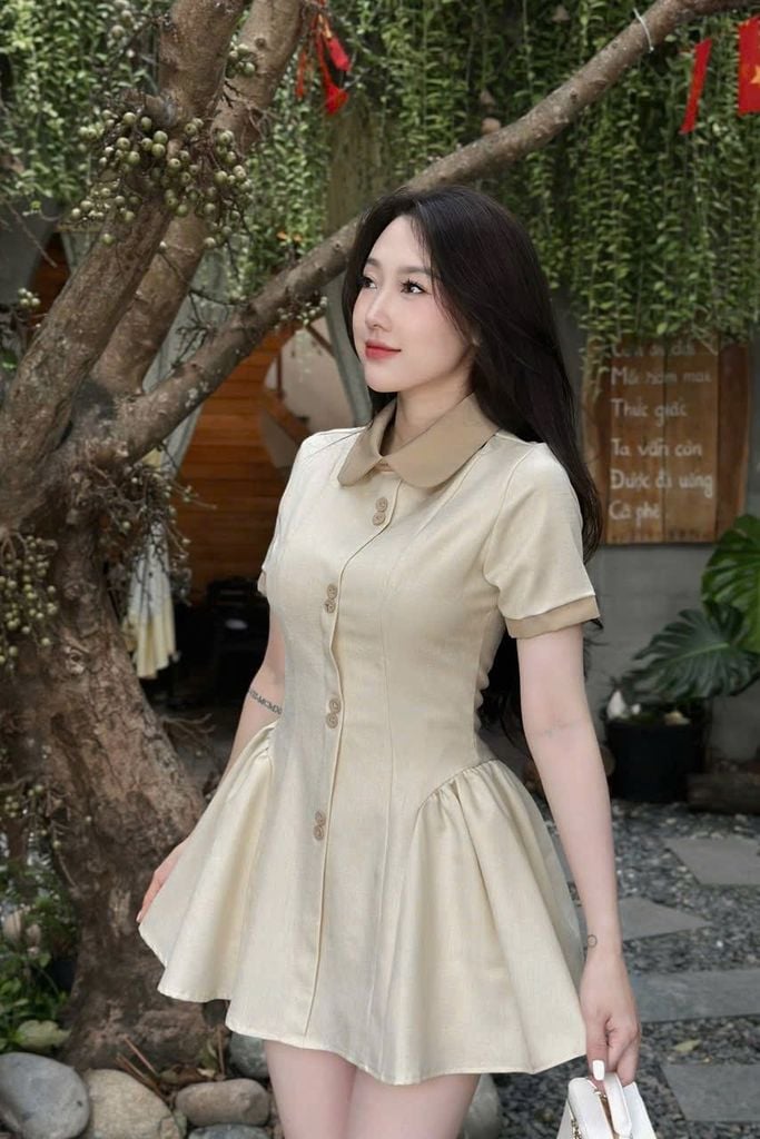 SKY9006 ĐẦM CỔ SƠ MI ĐÍNH NÚT (KEM)