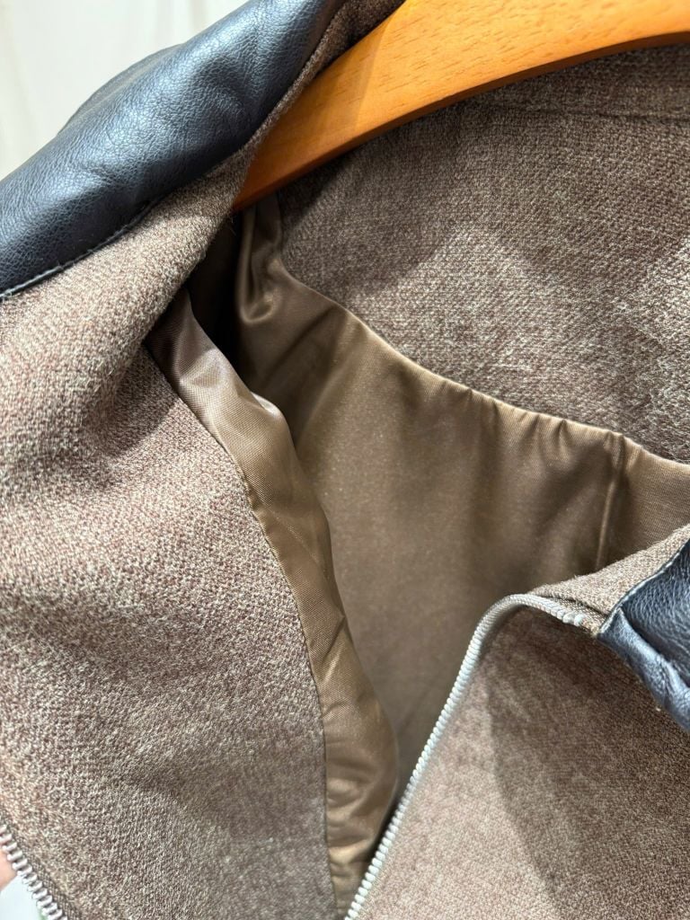 QCC3016 KHOÁC DẠ CỔ DA KHÓA KÉO (NÂU)