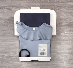 SKY9437 - SET ÁO PHỐI CỔ BÈO, CHÂN VÁY DÀI XÁM (KÈM NỊT)