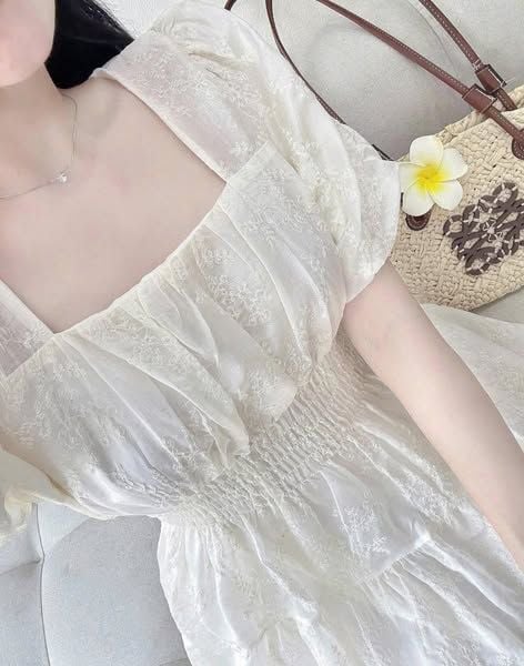TQ4385 - ĐẦM XÒE TRẮNG KEM