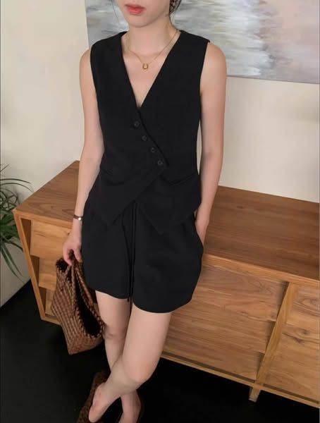 KS0940 - SET ÁO GILE PHỐI NÚT XÉO + QUẦN SHORT ĐEN