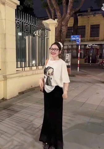 TB8620 - SET ÁO THUN TRẮNG - CHÂN VÁY DÀI ĐEN