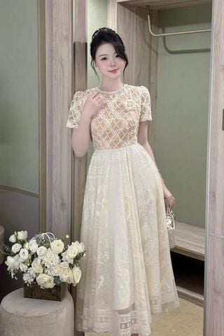 TQ1819 - ĐẦM XÒE REN KEM + TAG HOA