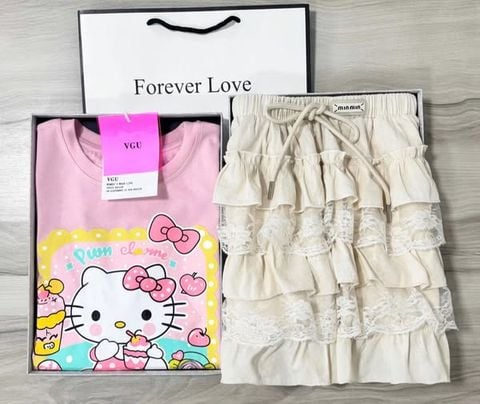 VGU0676 - SET ÁO KITTY HỒNG + C.VÁY TẦNG KEM