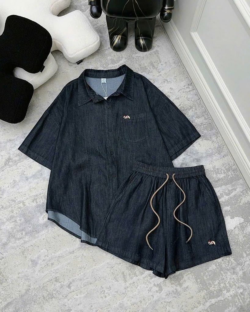TB8738 - SET JEAN DENIM LOGO THÊU - XANH ĐẬM