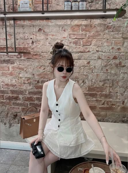 VGU0649 - SET ÁO GILE PHỐI NÚT ĐEN + CVÁY TẦNG TRẮNG