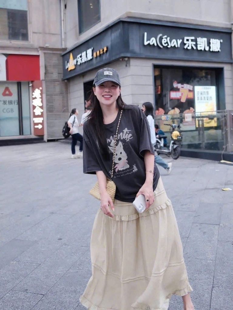 TB5778 - SET ÁO THUN HÌNH ROMANTIC + CHÂN VÁY DÀI