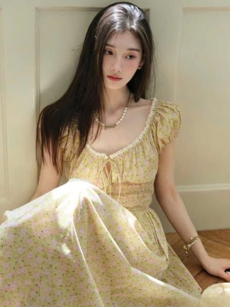 VGU0796 - ĐẦM DÀI HOA VÀNG