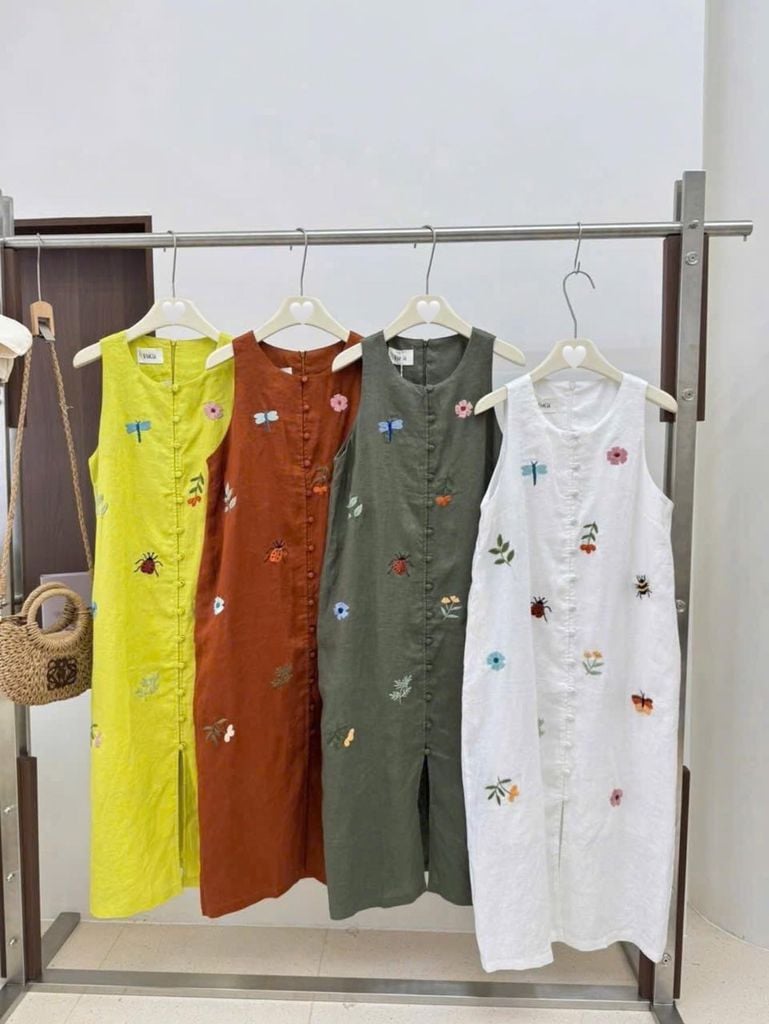 KS1037 - ĐẦM DÀI SÁT NÁCH LINEN THÊU CAM ĐẤT