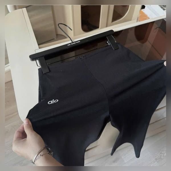 VGU0816 - SET ÁO CROPTOP + QUẦN ỐNG LOE ALO