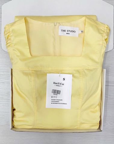 TQ4440 - ĐẦM DÀI ĐÚP LÓT CỔ VUÔNG MÀU VÀNG